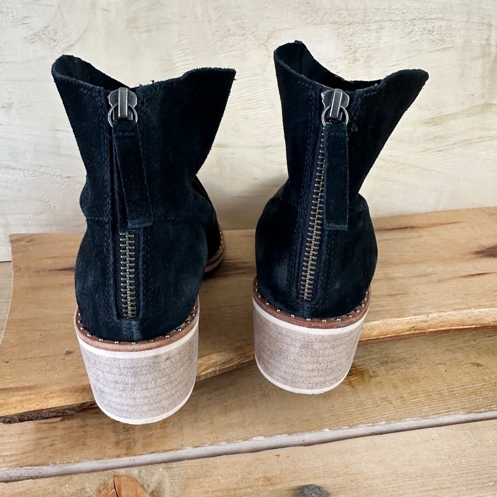 Crevo Clara Black Suede Leather Western Booties Boots Sz 8 Like NEW Ankle - Picture 3 of 8